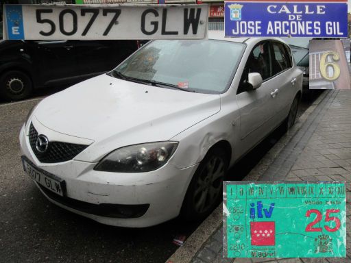 Veh&iacute;culos abandonados, verlassene Fahrzeuge, Madrid, Spanien, Mazda 3, Kennzeichen 5077 GLW, Erstzulassung April 2009, Calle Jose Arcones Gil 6, 28021 Madrid im M&auml;rz 2026