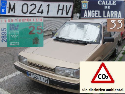 Veh&iacute;culos abandonados, verlassene Fahrzeuge, Madrid, Spanien, Rover 216 SE, Kennzeichen M 0241 HV, Erstzulassung Juni 1987, Calle Angel Larra 33, 28027 Madrid im M&auml;rz 2026