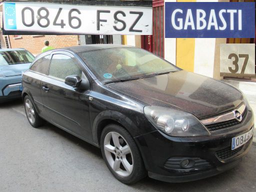 Veh&iacute;culos abandonados, verlassene Fahrzeuge, Madrid, Spanien, Opel Astra GTC, Kennzeichen 0846 FSZ, Erstzulassung Juli 2007, Calle Gabasti 37, 28027 Madrid im M&auml;rz 2026