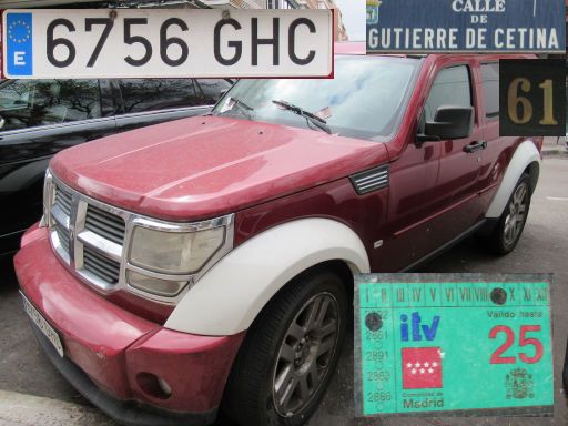 Veh&iacute;culos abandonados, verlassene Fahrzeuge, Madrid, Spanien, Dodge Nitro SXT 4x4 CRD, Kennzeichen 6756 GHC, Erstzulassung August 2008, Calle Gutierre de Cetina 61, 28021 Madrid im M&auml;rz 2026