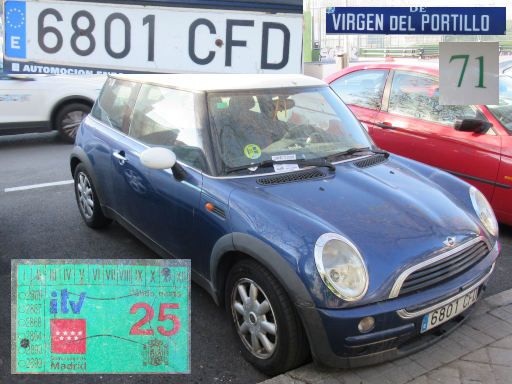 Veh&iacute;culos abandonados, verlassene Fahrzeuge, Madrid, Spanien, Mini One, Kennzeichen 6801 CFD, Erstzulassung Februar 2003, Calle Virgen del Portillo 71, 28027 Madrid im M&auml;rz 2026