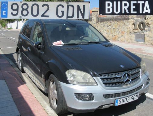 Veh&iacute;culos abandonados, verlassene Fahrzeuge, Madrid, Spanien, Mercedes-Benz ML, Kennzeichen 9802 GDN, Erstzulassung Mai 2008, Calle Bureta 10, 28042 Madrid im M&auml;rz 2026