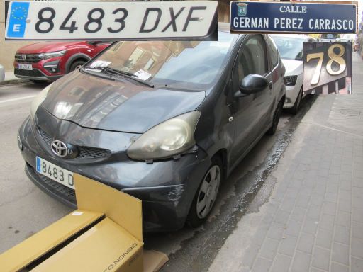 Veh&iacute;culos abandonados, verlassene Fahrzeuge, Madrid, Spanien, Toyota Yaris, Kennzeichen 8483 DXF, Erstzulassung Januar 2005, Calle German Perez Carrasco 78, 28027 Madrid im M&auml;rz 2026