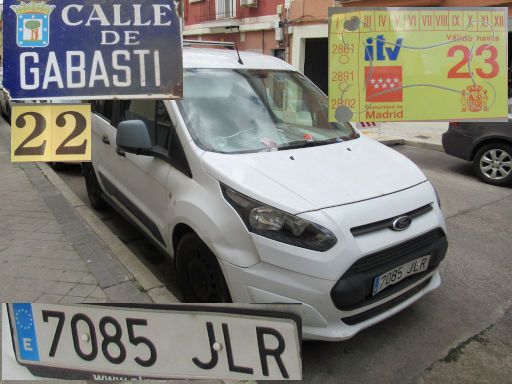 Vehículos abandonados, verlassene Fahrzeuge, Madrid, Spanien, Ford Transit Connect, Kennzeichen 7085 JLR, Erstzulassung Februar 2016, Calle de Gabasti 22, 28027 Madrid im Mai 2025