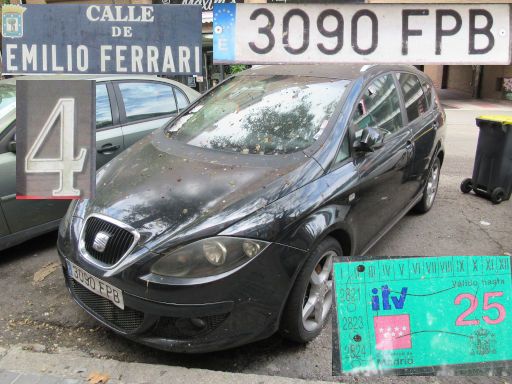 Vehículos abandonados, verlassene Fahrzeuge, Madrid, Spanien, Seat, Kennzeichen 3090 FPB, Erstzulassung Mai 2007, Calle de Emilio Ferrari 4, 28021 Madrid im Mai 2025