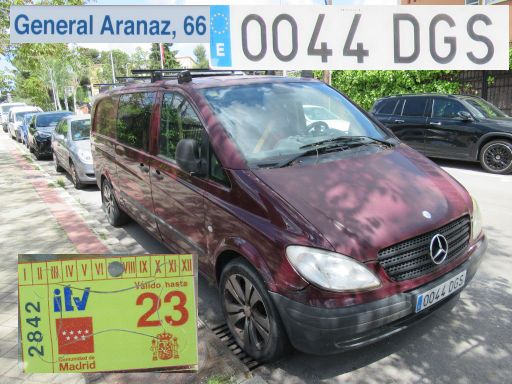 Vehículos abandonados, verlassene Fahrzeuge, Madrid, Spanien, Mercedes-Benz Vito 111 CDI, Kennzeichen 0044 DGS, Erstzulassung Januar 2005, Calle Aranaz 66, 28027 Madrid im Mai 2025