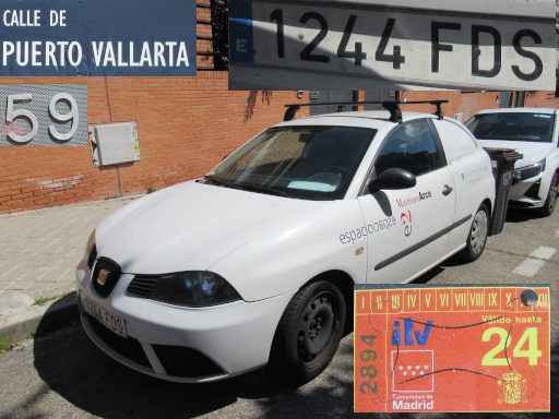 Vehículos abandonados, verlassene Fahrzeuge, Madrid, Spanien, Seat Ibiza, Kennzeichen 1244 FDS, Erstzulassung August 2006, Calle de Puerto Vallarta 59, 28027 Madrid im Mai 2025