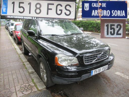 Vehículos abandonados, verlassene Fahrzeuge, Madrid, Spanien, Volvo XC 90 AWD, Kennzeichen 1518 FGS, Erstzulassung Oktober 2006, Calle Arturo Soria 152, 28043 Madrid im Mai 2026