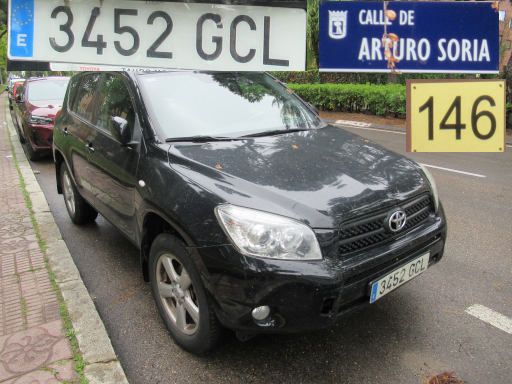 Vehículos abandonados, verlassene Fahrzeuge, Madrid, Spanien, Toyota RAV4, Kennzeichen 3452 GCL, Erstzulassung April 2008, Calle Arturo Soria 146, 28043 Madrid im Mai 2026