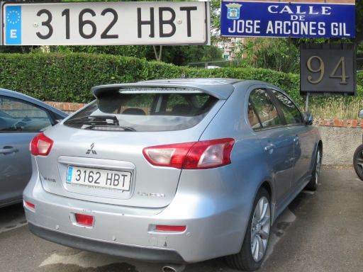 Vehículos abandonados, verlassene Fahrzeuge, Madrid, Spanien, Mitsubishi Lancer, Kennzeichen 3162 HBT, Erstzulassung Februar 2011, Calle Jose Arcones Gil 94, 28017 Madrid im Mai 2026