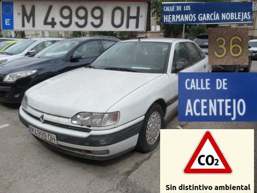 Vehículos abandonados, verlassene Fahrzeuge, Madrid, Spanien, Renault Safrane, Kennzeichen M 4999 OH, Erstzulassung März 1993, Calle Herrmanos Garcia Noblejas 36, 28037 Madrid im Mai 2026