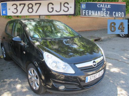 Vehículos abandonados, verlassene Fahrzeuge, Madrid, Spanien, Opel Corsa 1.4, Kennzeichen 3787 GJS, Erstzulassung November 2008, Calle Fernandez Caro 64, 28027 Madrid im Mai 2026