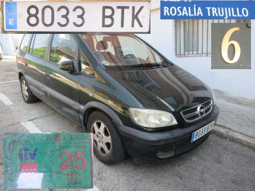 Vehículos abandonados, verlassene Fahrzeuge, Madrid, Spanien, Opel Zafira, Kennzeichen 8033 BTK, Erstzulassung März 2002, Calle Rosalia Trujillo 6, 28027 Madrid im Mai 2026