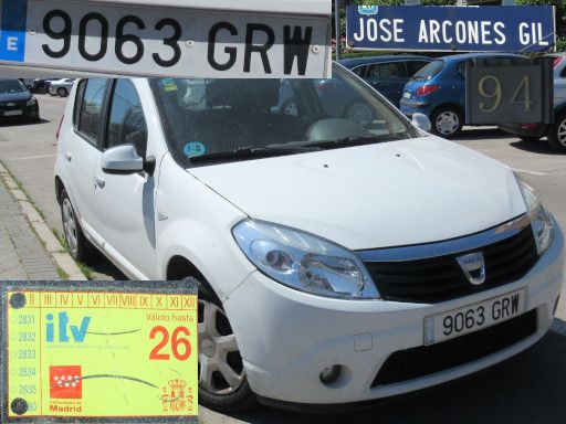 Vehículos abandonados, verlassene Fahrzeuge, Madrid, Spanien, Dacia Sandero 1.2 16V, Kennzeichen 9063 GRW, Erstzulassung November 2009, Calle Jose Arcones Gil 94, 28017 Madrid im Mai 2026