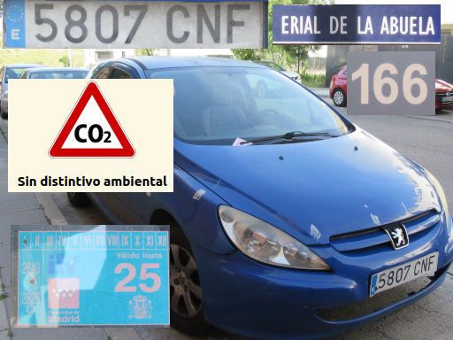 Vehículos abandonados, verlassene Fahrzeuge, Madrid, Spanien, Peugeot 307 HDI, Kennzeichen 5807 CNF, Erstzulassung Oktober 2003, Calle Erial de la Abuela 166, 28052 Madrid im Mai 2026