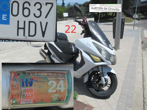 Vehículos abandonados, verlassene Fahrzeuge, Madrid, Spanien, Motorroller, Kennzeichen 0637 HDV, Erstzulassung Juni 2011, Avenida de Orovilla 16, 28041 Madrid im Mai 2026