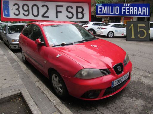 Vehículos abandonados, verlassene Fahrzeuge, Madrid, Spanien, Seat Ibiza, Kennzeichen 3902 FSB, Erstzulassung Juni 2007, Calle Emilio Ferrari 15, 28017 Madrid im Mai 2026