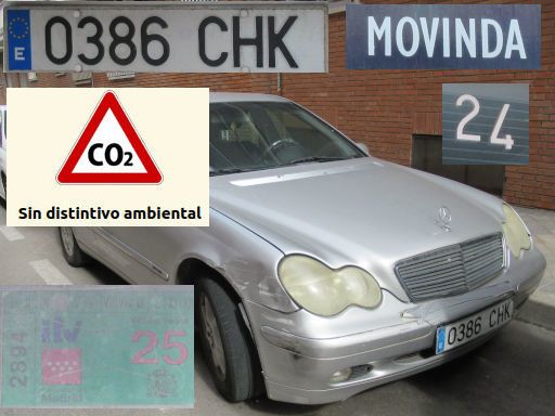 Vehículos abandonados, verlassene Fahrzeuge, Madrid, Spanien, Mercedes-Benz C200 CDI, Kennzeichen 0386 CHK, Erstzulassung Mai 2003, Calle Movinda 24, 28037 Madrid im Mai 2026