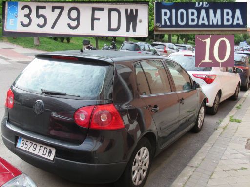 Vehículos abandonados, verlassene Fahrzeuge, Madrid, Spanien, Volkswagen Golf, Kennzeichen 3579 FDW, Erstzulassung August 2006, Calle Riobamba 10, 28027 Madrid im Mai 2026
