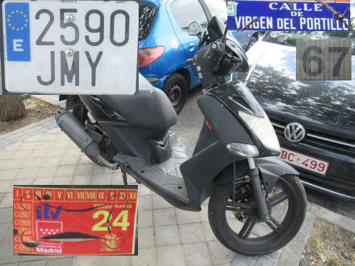 Vehículos abandonados, verlassene Fahrzeuge, Madrid, Spanien, Motorroller Kymco City Agility 125, Kennzeichen 2590 JMY, Erstzulassung April 2016, Calle Virgen del Portillo 67, 28027 Madrid im Mai 2026