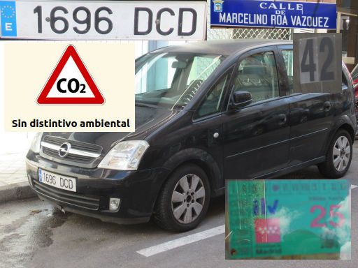 Vehículos abandonados, verlassene Fahrzeuge, Madrid, Spanien, Opel Meriva 1.7 CDTI, Kennzeichen 1696 DCD, Erstzulassung Oktober 2004, Calle Marcelino Roa Vazquez 42, 28017 Madrid im Mai 2026