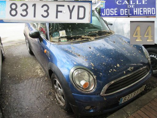 Vehículos abandonados, verlassene Fahrzeuge, Madrid, Spanien, Mini One, Kennzeichen 8313 FYD, Erstzulassung Dezember 2007, Calle Jose del Hierro 44, 28027 Madrid im Mai 2026