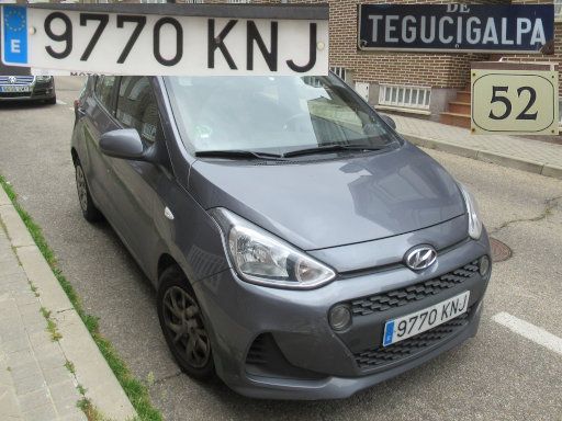 Vehículos abandonados, verlassene Fahrzeuge, Madrid, Spanien, Hyundai i10, Kennzeichen 9770 KNJ, Erstzulassung Juli 2018, Calle Tegucigalpa 52, 28027 Madrid im Mai 2026