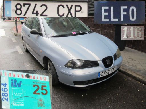 Veh&iacute;culos abandonados, verlassene Fahrzeuge, Madrid, Spanien, Seat Ibiza, Kennzeichen 8742 CXP, Erstzulassung Juni 2004, Calle Elfo 116, 28027 Madrid im November 2025