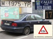 Vehículos abandonados, verlassene Fahrzeuge, Madrid, Spanien, BMW 540i, Kennzeichen M 1975 YP, Erstzulassung Januar 2000, Calle Boldano 17, 28027 Madrid im Oktober 2025