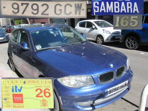 Veh&iacute;culos abandonados, verlassene Fahrzeuge, Madrid, Spanien, BMW 1er Serie, Kennzeichen 9792 GCW, Erstzulassung April 2008, Calle Sambara 165, 28027 Madrid im September 2026