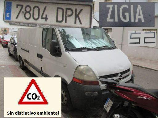 Veh&iacute;culos abandonados, verlassene Fahrzeuge, Madrid, Spanien, Opel Movano 2.5 CDTI, Kennzeichen 7804 DPK, Erstzulassung Januar 2005, Calle Zigia 52, 28027 Madrid im September 2026