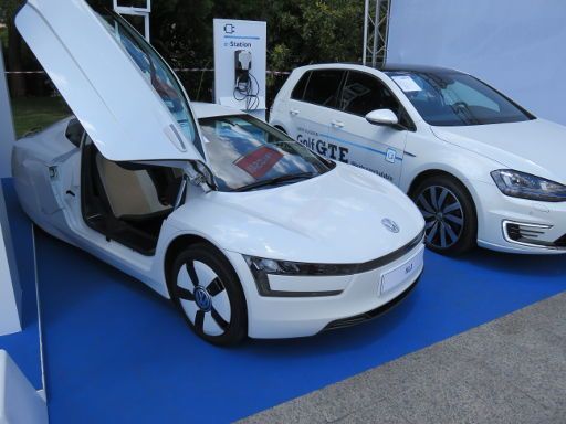VEM Elektrofahrzeug Messe, 2016, Madrid, Spanien, Volkswagen XL1 und Golf GTE