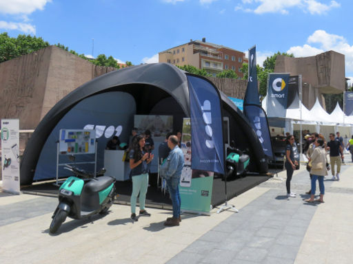 VEM Elektrofahrzeug Messe, 2018, Madrid, Spanien, COUP Elektroroller Sharing Madrid