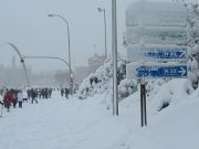 Madrid, Spanien, Winterwetter, Auffahrt Stadtautobahn M-30 Richtung Norden am 9.Januar 2021