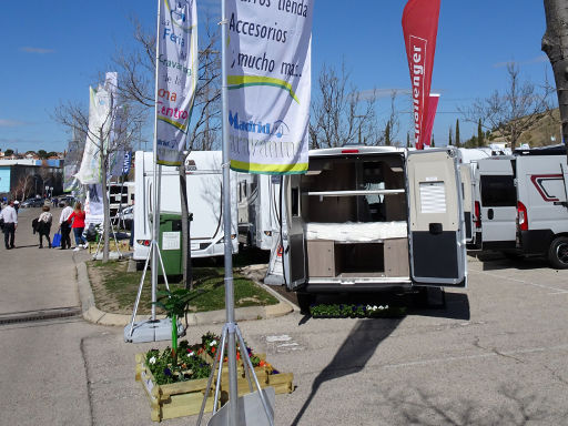 Feria del Caravaning de Madrid, 2019, Madrid, Spanien, einer der Eingänge vom Parkplatz