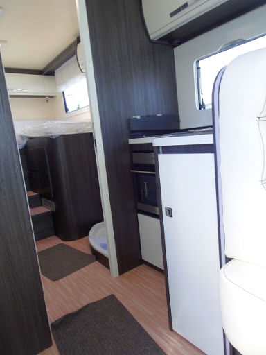 Feria del Caravaning de Madrid, 2019, Madrid, Spanien, benimar Aristeo 663 mit Küche und Doppelbett