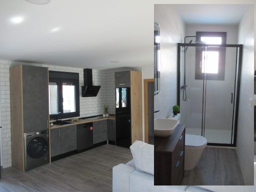 Feria del Caravaning de Madrid, 2025, Madrid, Spanien, Mobilheim Casaredia Wohnzimmer mit Küche und Badezimmer