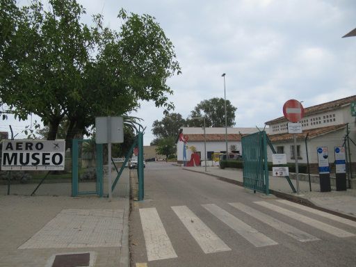 Museo Aeron&aacute;utico de M&aacute;laga, M&aacute;laga, Spanien, Einfahrt Plaza Pierre Georges Lat&eacute;co&egrave;re, 29004 M&aacute;laga