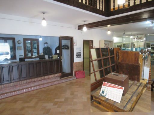 Museo Aeron&aacute;utico de M&aacute;laga, M&aacute;laga, Spanien, Passagierterminal 1948 und Waage f&uuml;r Gep&auml;ck