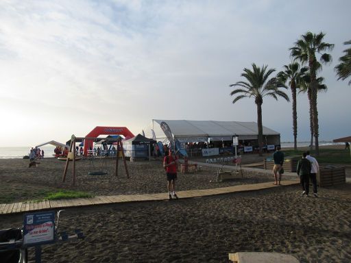 IV Travesía Solidaria Aliquindoi 2022, Málaga, Spanien, Anmeldung am Strand