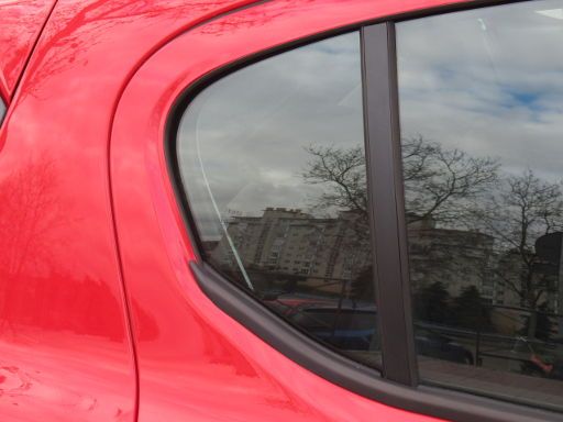 MAPFRE Versicherungen, Spanien, Opel Corsa im Februar 2023 mit neuer Seitenscheibe von GLASSDRIVE®