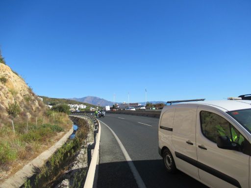 Grúas La Ermita, Marbella, Estepona, Spanien, Guardia Civil Motorrad und Straßenmeisterei