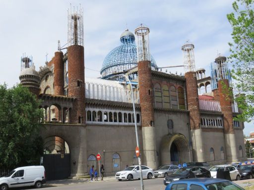 Kathedrale Justo Gallego Martínez, Mejorada del Campo, Spanien, Außenansicht und Eingang im April 2017