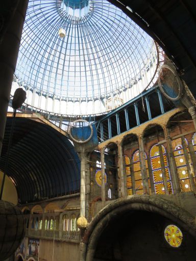 Kathedrale Justo Gallego Martínez, Mejorada del Campo, Spanien, Kuppel ohne Dach oder Glas im April 2017