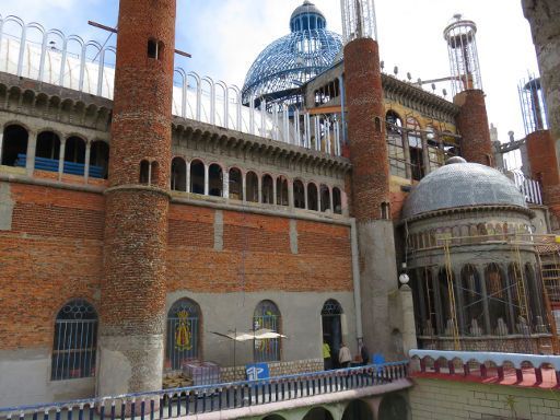 Kathedrale Justo Gallego Martínez, Mejorada del Campo, Spanien, Ansicht der Kathedrale vom Nebengebäude