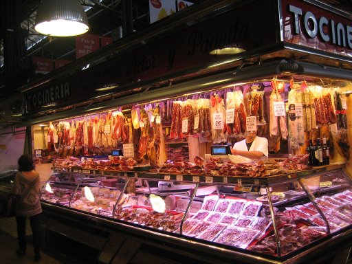 Mercat de la Boqueria, Barcelona, spanischer Serrano Schinken in allen Variationen