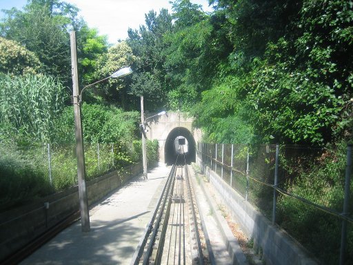 Nahverkehr, U–Bahn, Straßenbahn, S–Bahn, Bus, Fahrräder, Barcelona, Standseilbahn Fahrt nach Paral–lel