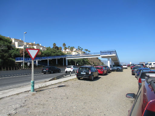 Playa Piedra del Cura, Mijas, Spanien, Parkplatz an der A-7 Richtung Málaga