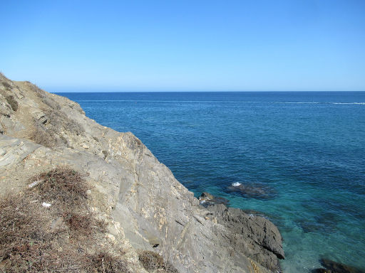 Playa Piedra del Cura, Mijas, Spanien, großer Felsen