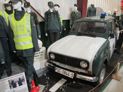 Museo del Guardia Civil, Navas del Rey, Spanien, Renault R4 Einsatzfahrzeug